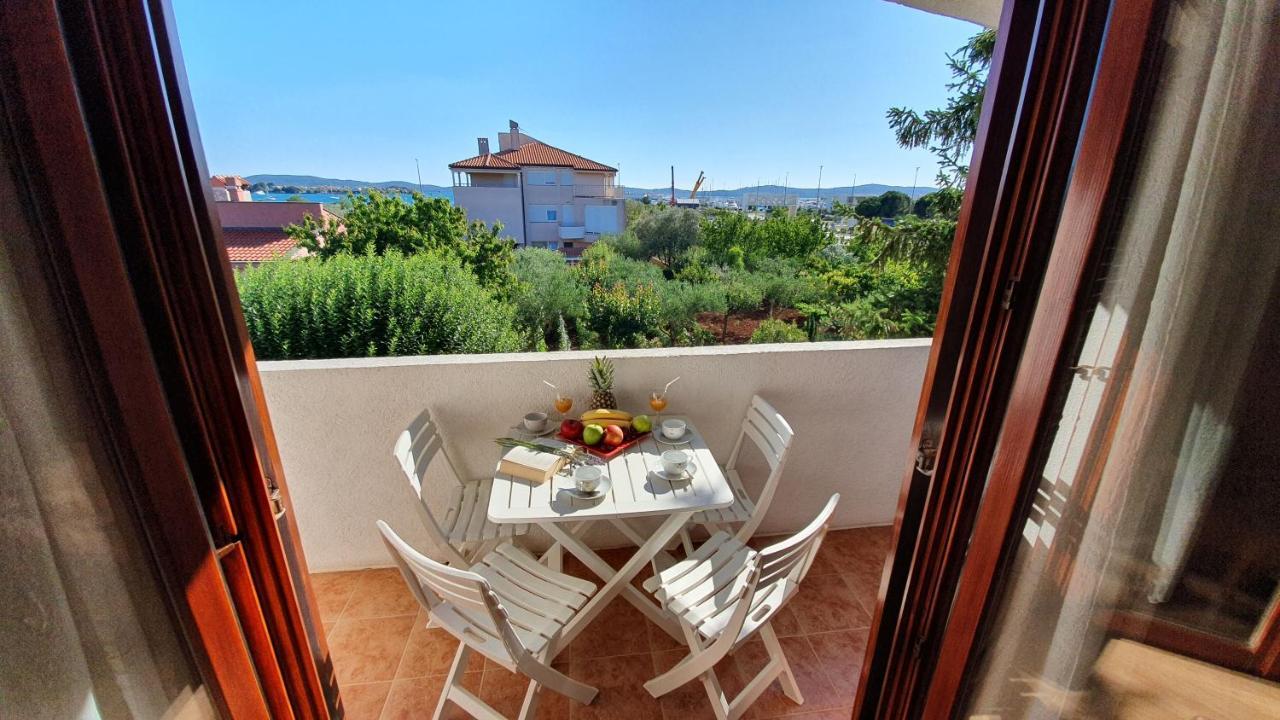 Apartments Sime Сукошан Экстерьер фото